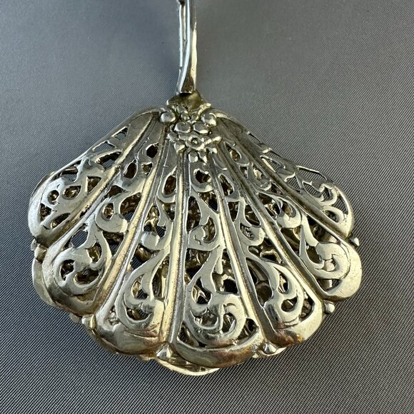 🌿 Antique Sterling Silver Pastry/Sandwich Tongs 🐚  Marked STERLING - Picture 6 of 6